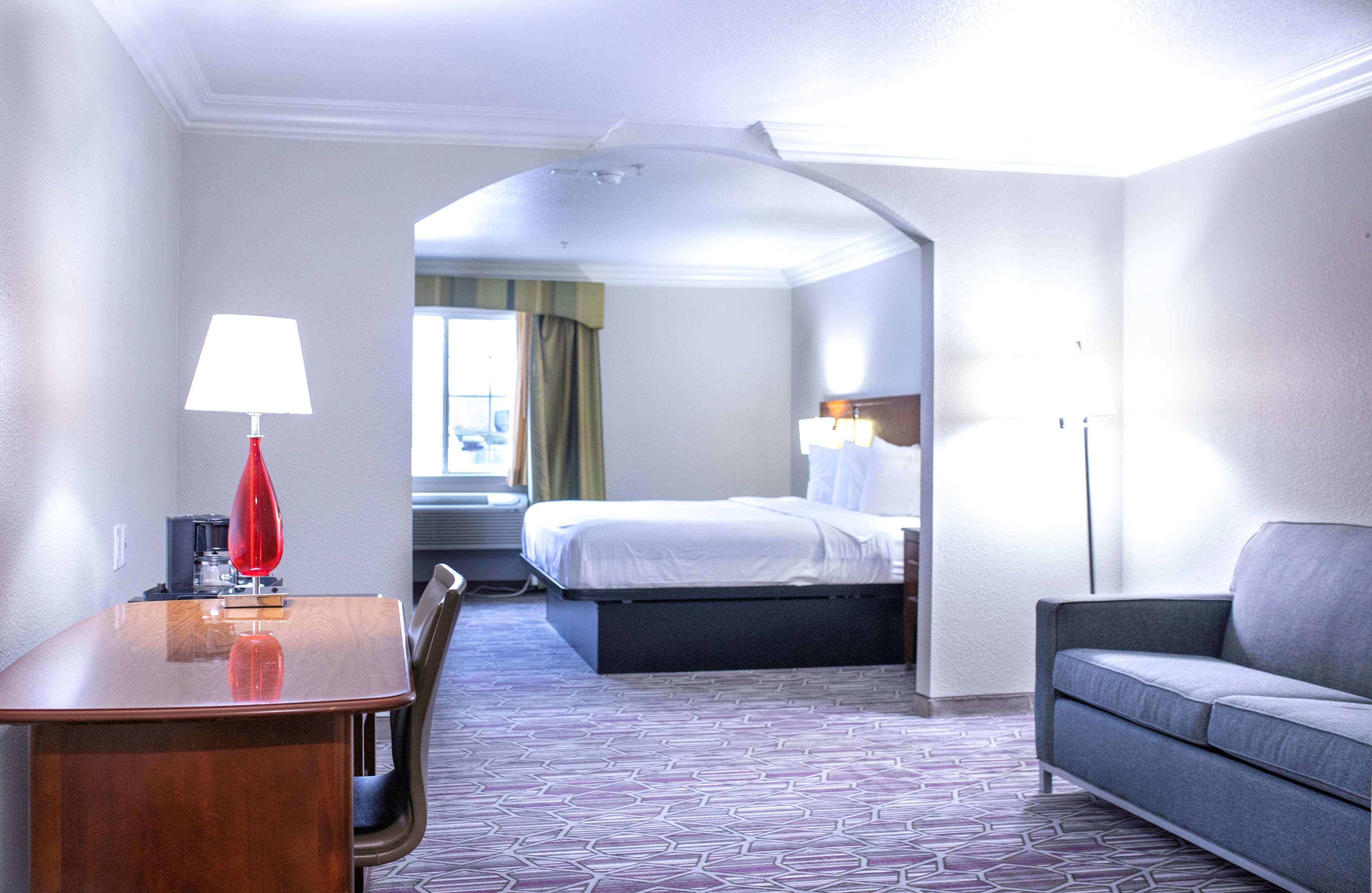 Surestay Plus By Best Western Fort Worth Benbrook Exterior foto