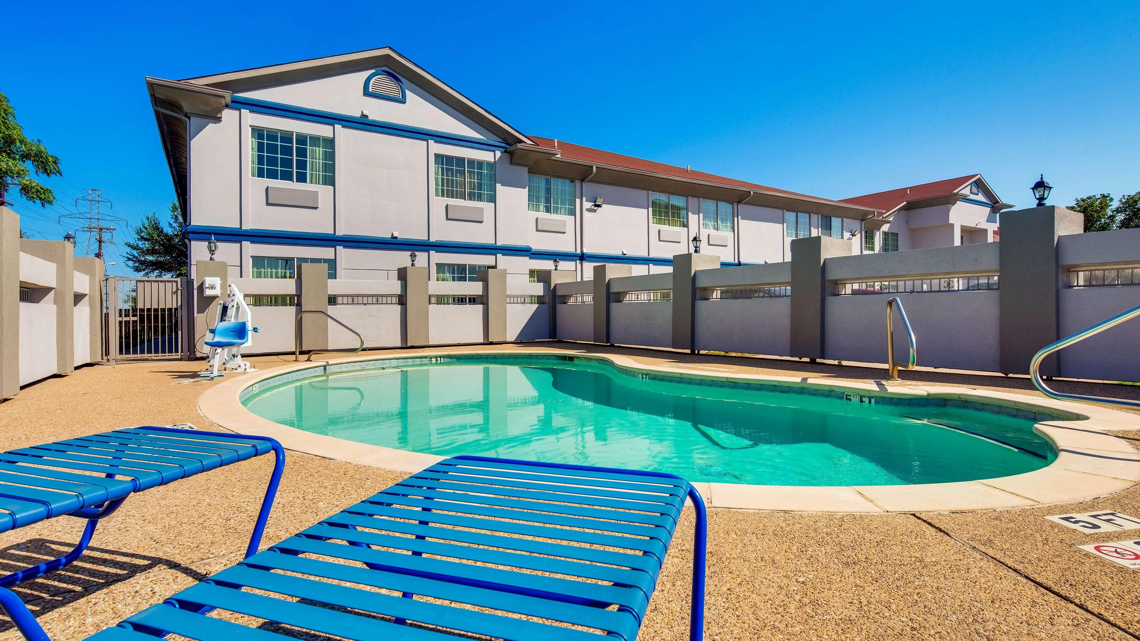 Surestay Plus By Best Western Fort Worth Benbrook Exterior foto