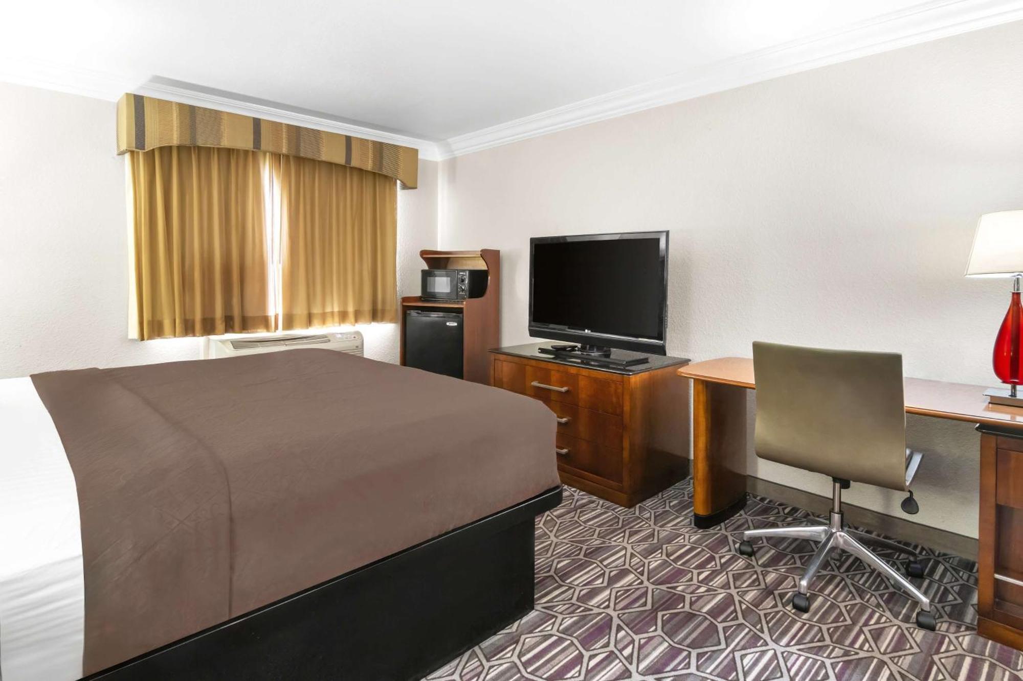 Surestay Plus By Best Western Fort Worth Benbrook Exterior foto
