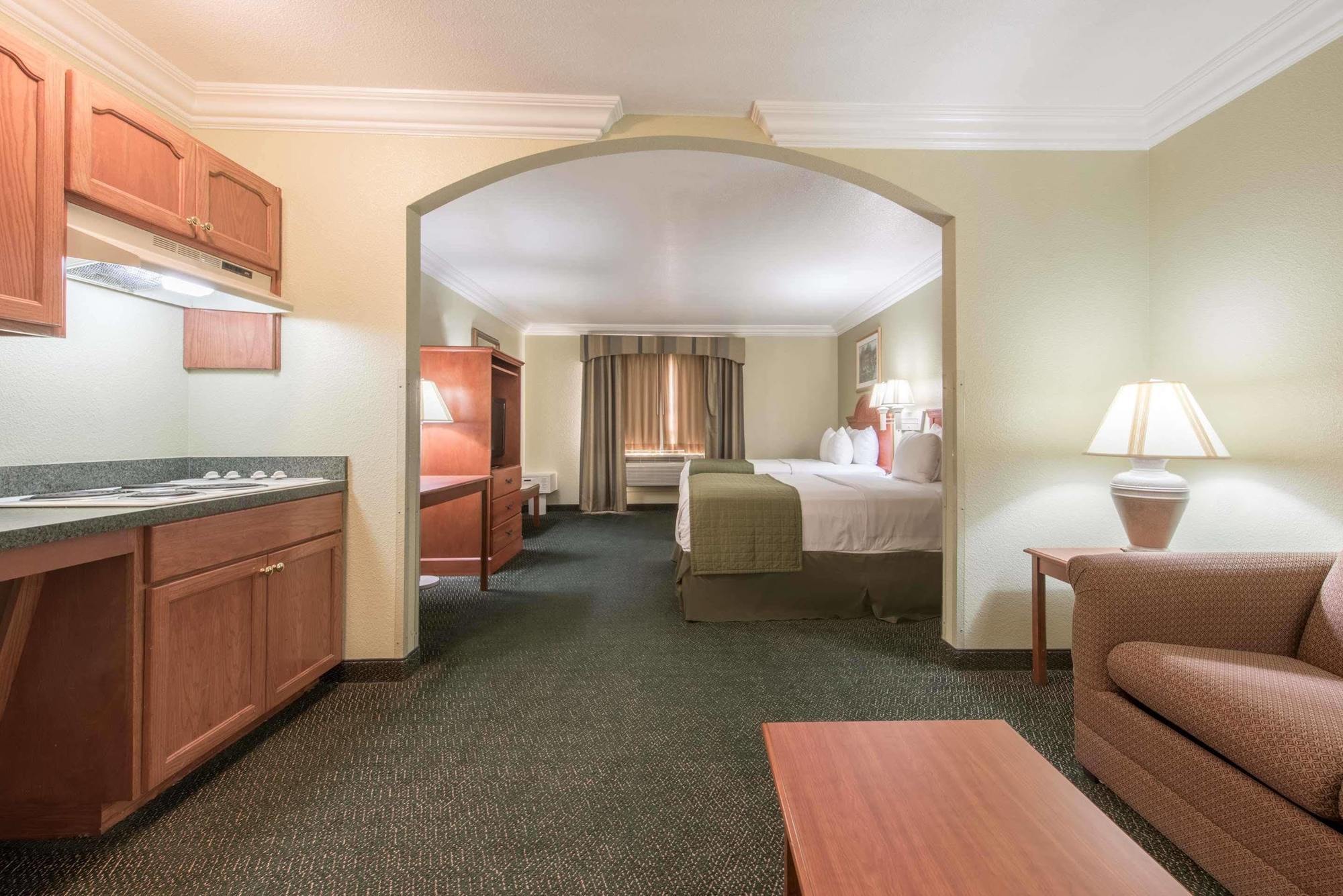 Surestay Plus By Best Western Fort Worth Benbrook Exterior foto